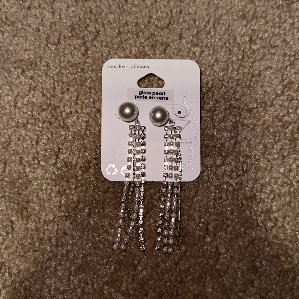 Cute earrings in the brand icing